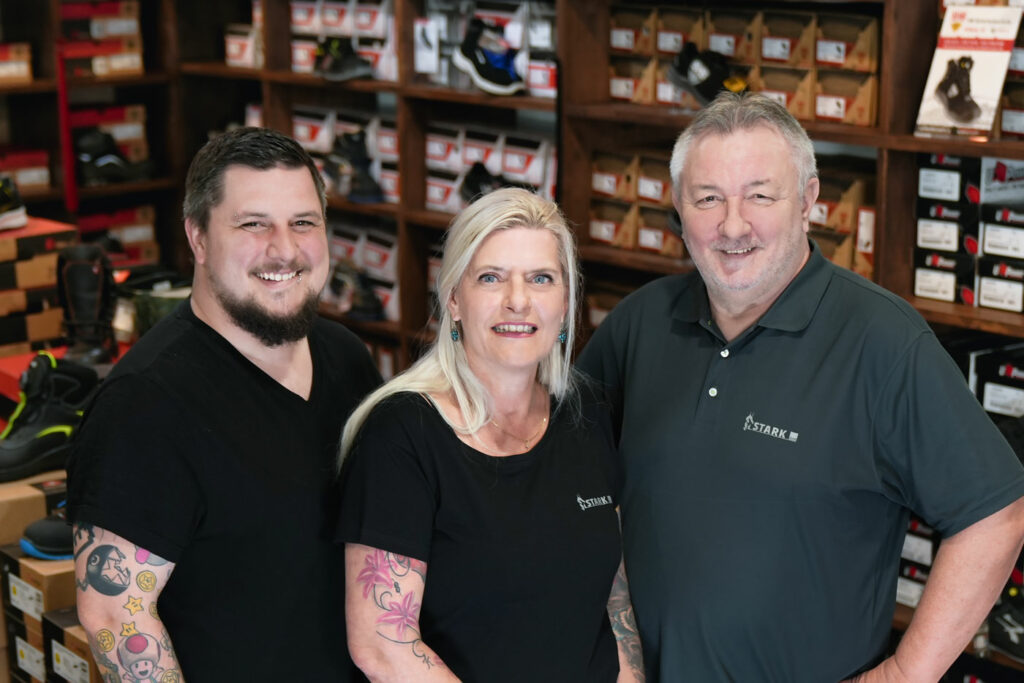 Familienbild der Familie Stark mit Moritz, Rita und Josef Stark (von links nach rechts)