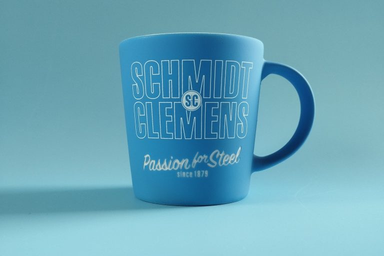 Tasse mit Druck und Gravur